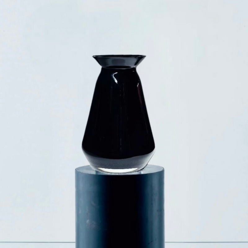 QUEEN vase black